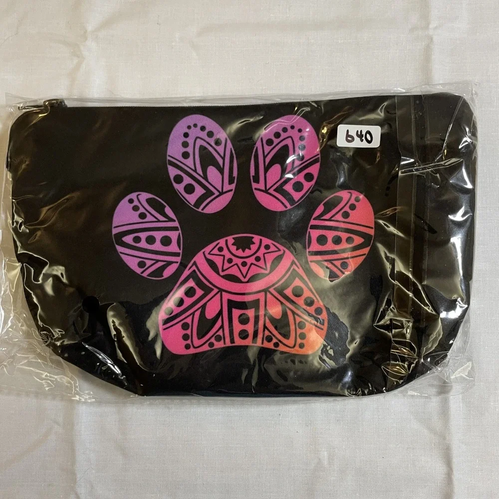 The Pouch Cosmetic Bag Womens OS Black NWT Paw Print Mandala Travel Makeup Case